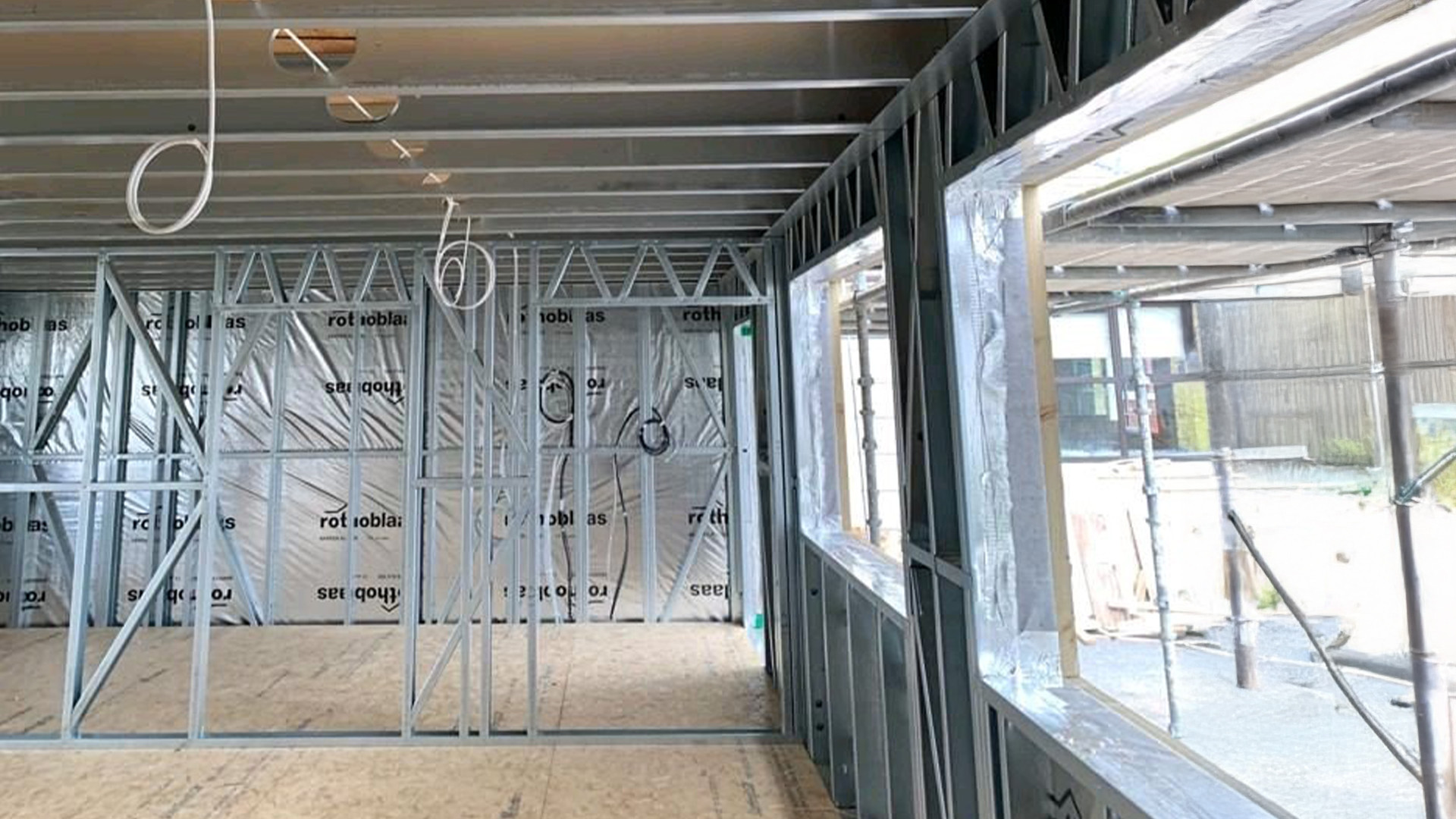  Struttura in acciaio di un edificio in costruzione