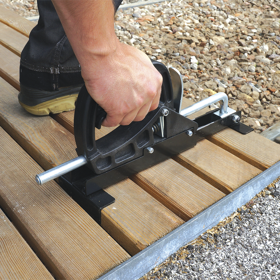 application-serre-joint-bois-crab-mini-pose-lames-terrasse-crab-mini