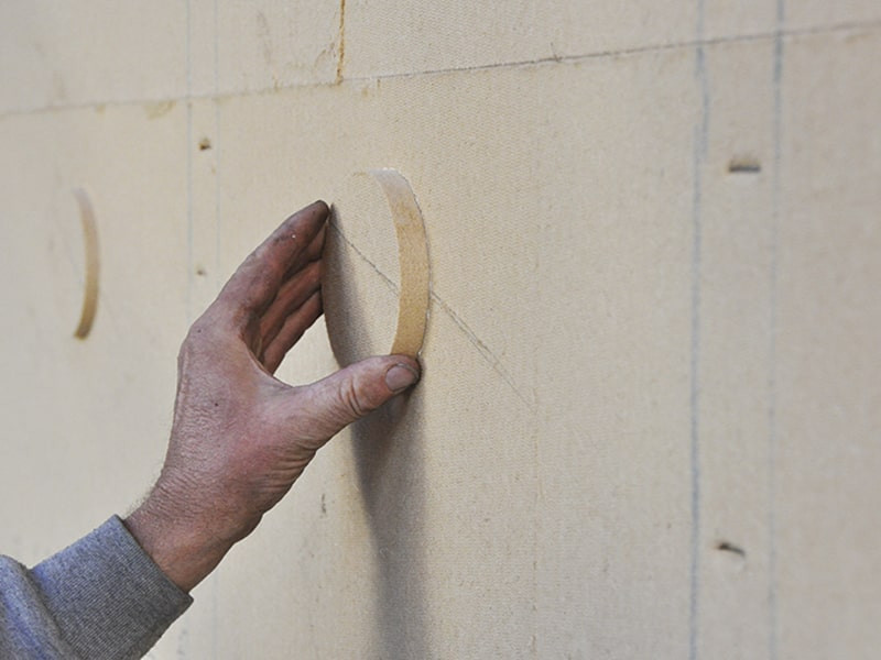 application-pour-panneaux-isolants-en-fibre-de-bois-lfa-hole-cutter