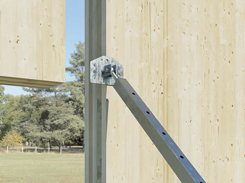 application-support-durant-l'assemblage-des-maisons-en-bois-giraffe