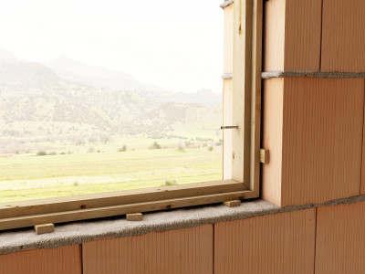 application-vis-auto-taraudeuse-à-tête-cylindrique-pour-maçonnerie-mbs-mbz